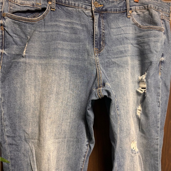 Torrid Denim Boyfriend Jeans Distressed Raw Hem Size 24 - Picture 2 of 10